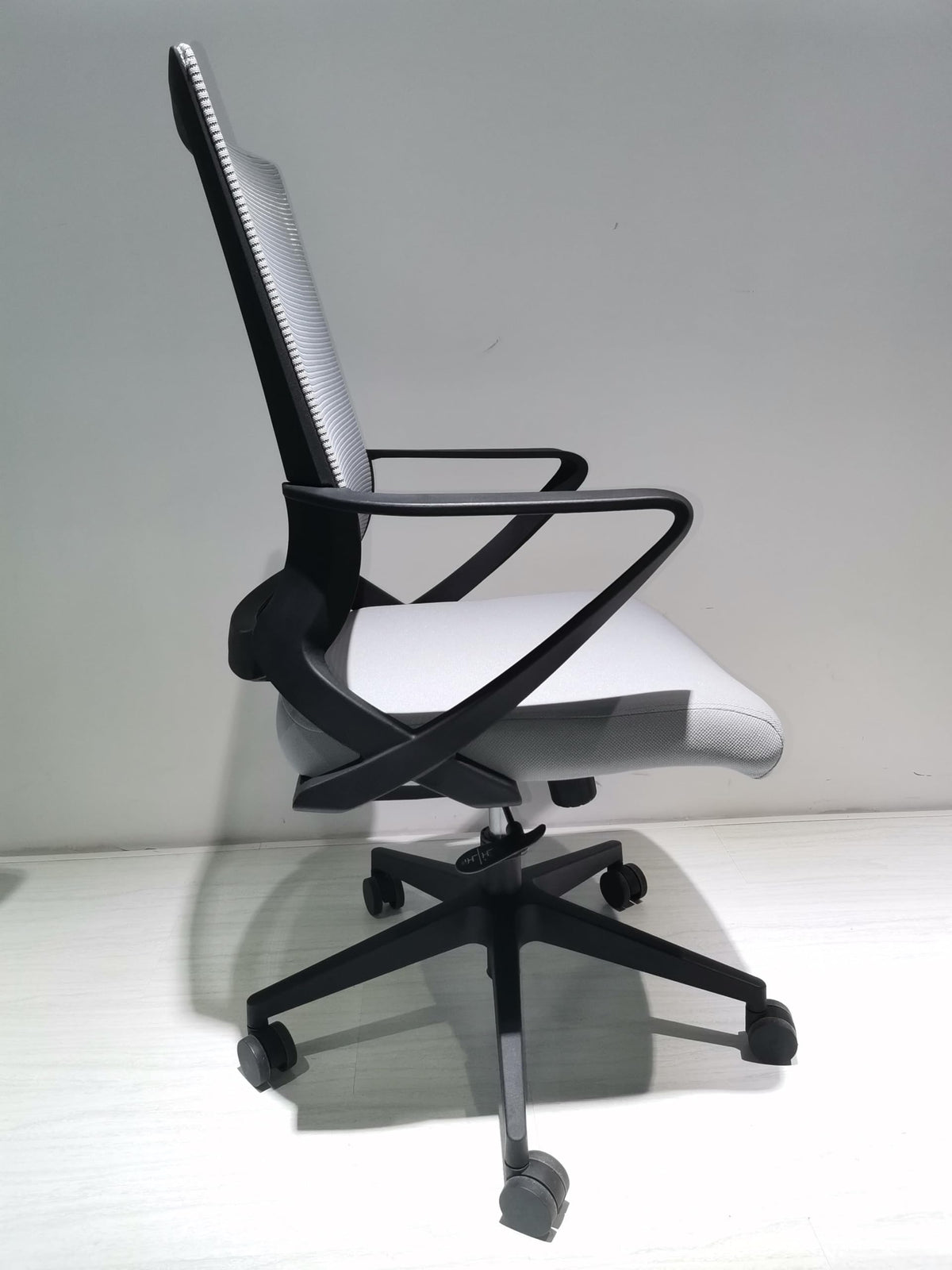 TuHome Maurice office chair White-Black