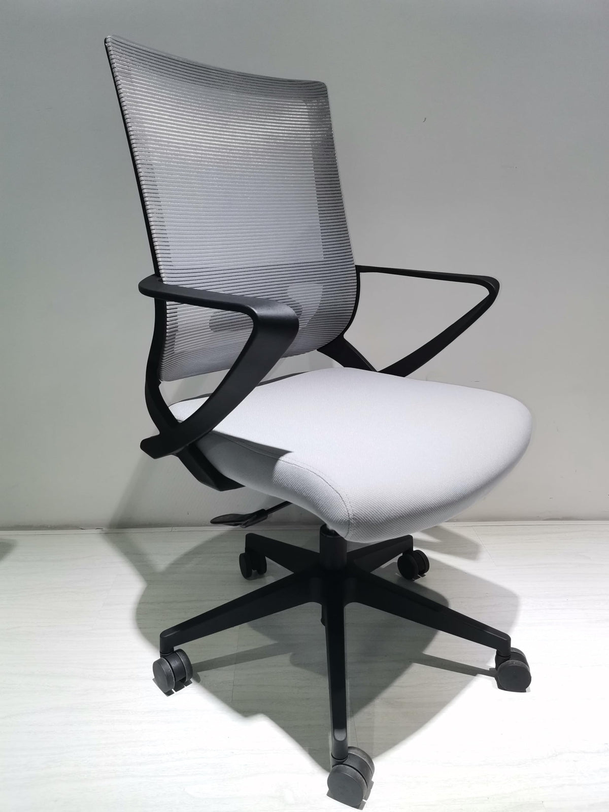 TuHome Maurice office chair White-Black
