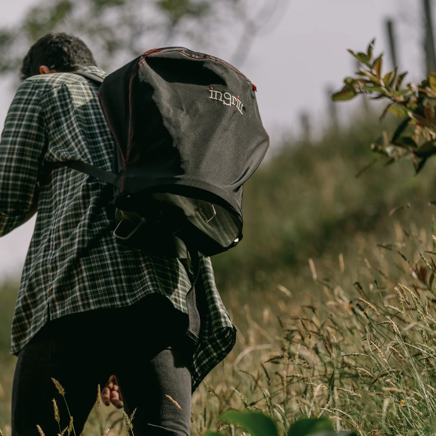 INGRILL Weather-Resistant Canvas Grill Cover Backpack – Waterproof Protective Carrying Bag with Shoulder Straps for Mini Barrel Grills