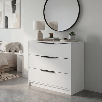 Tuhome Kaia 3 Drawers Dresser with Spacious Storage, Modern Superior Top for Décor, Functional Bedroom Organizer for Clothing and Essentials, Contemporary Space-Saving Furniture with Smooth Metal Hardware