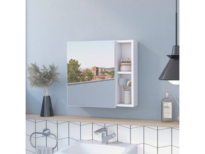 Oman Medicine Cabinet, Three Internal Shelves, Single Door, Two External Shelves